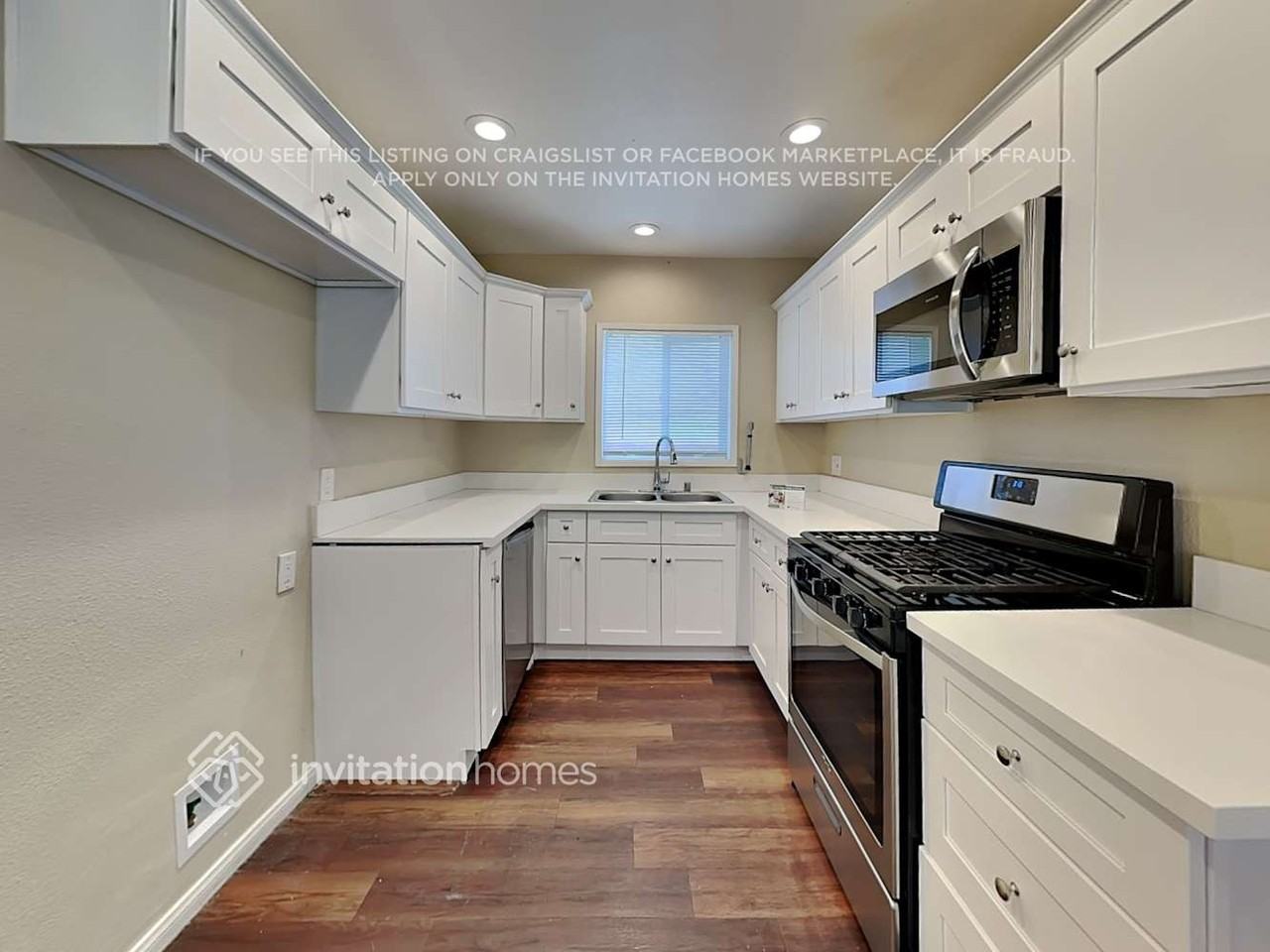 10943 Kittridge St - Photo 5 of 18