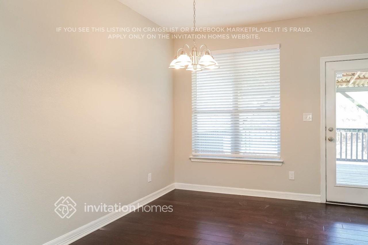 10204 Thomas Lane - Photo 4 of 16