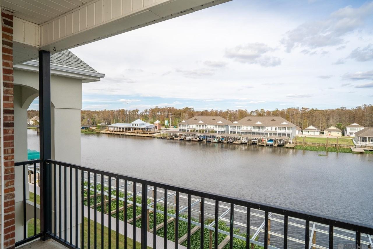 12389 River Highlands Dr