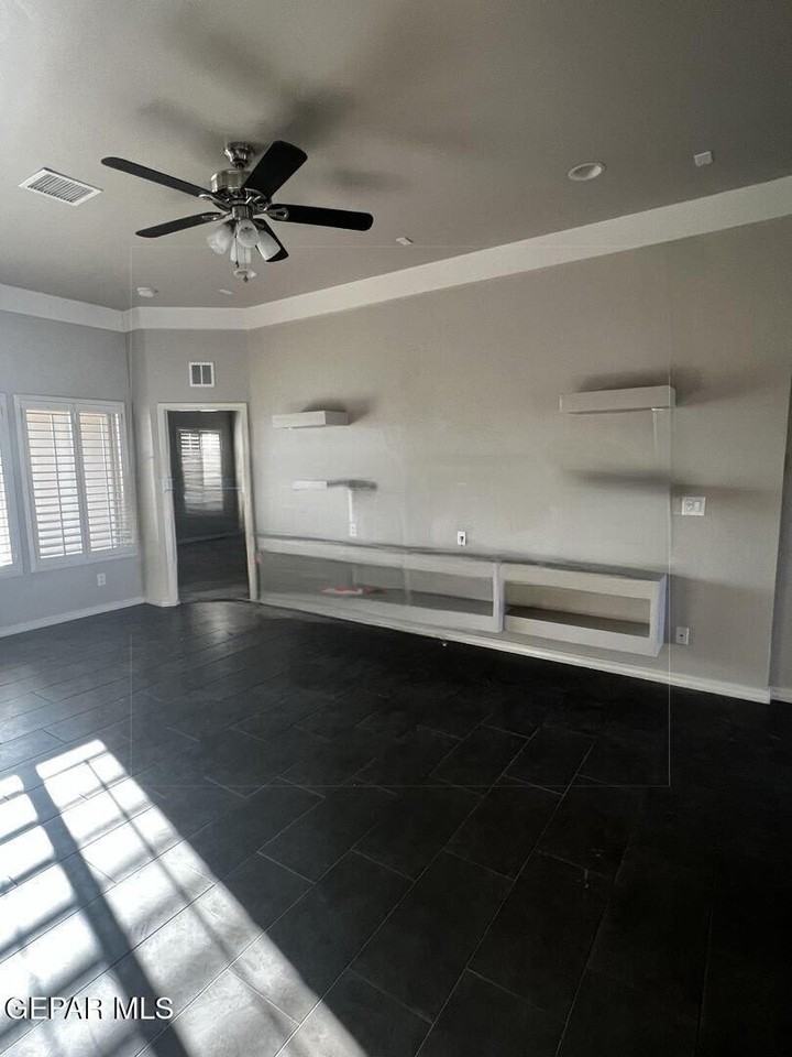 3720 Loma Jacinto Drive - Photo 2 of 25