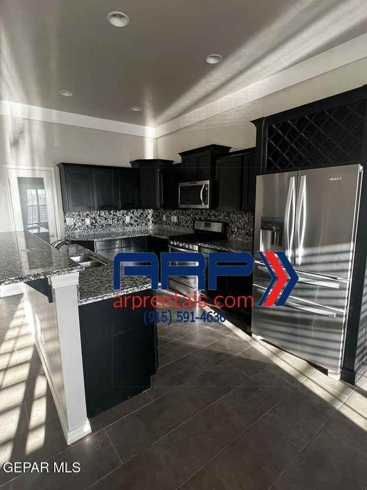 3720 Loma Jacinto Drive - Photo 3 of 25