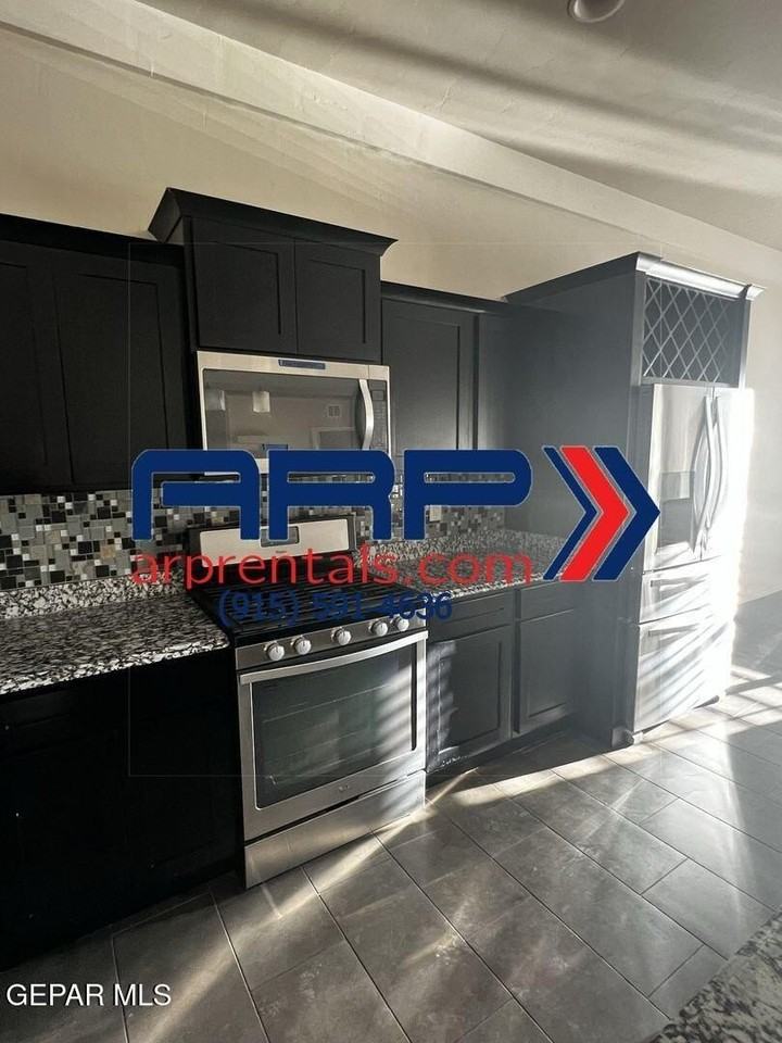 3720 Loma Jacinto Drive - Photo 6 of 25