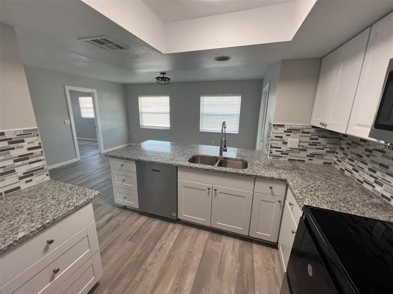 6498 Amory Street - Photo 6 of 17