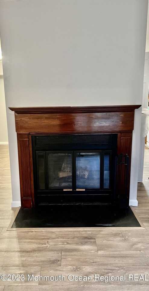 604 Wellington Pl - Photo 7 of 17