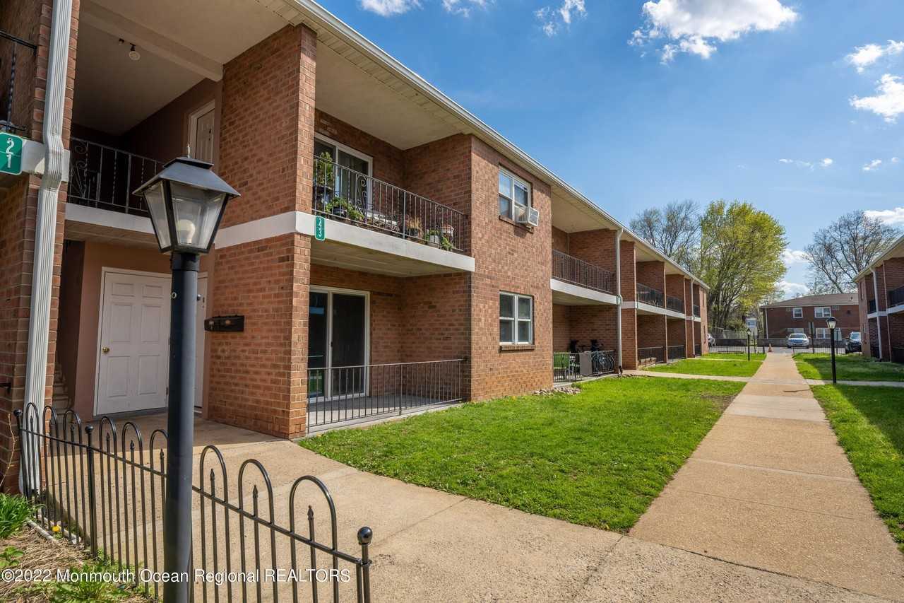 205 W End Ave Apt 4 - Photo 2 of 4