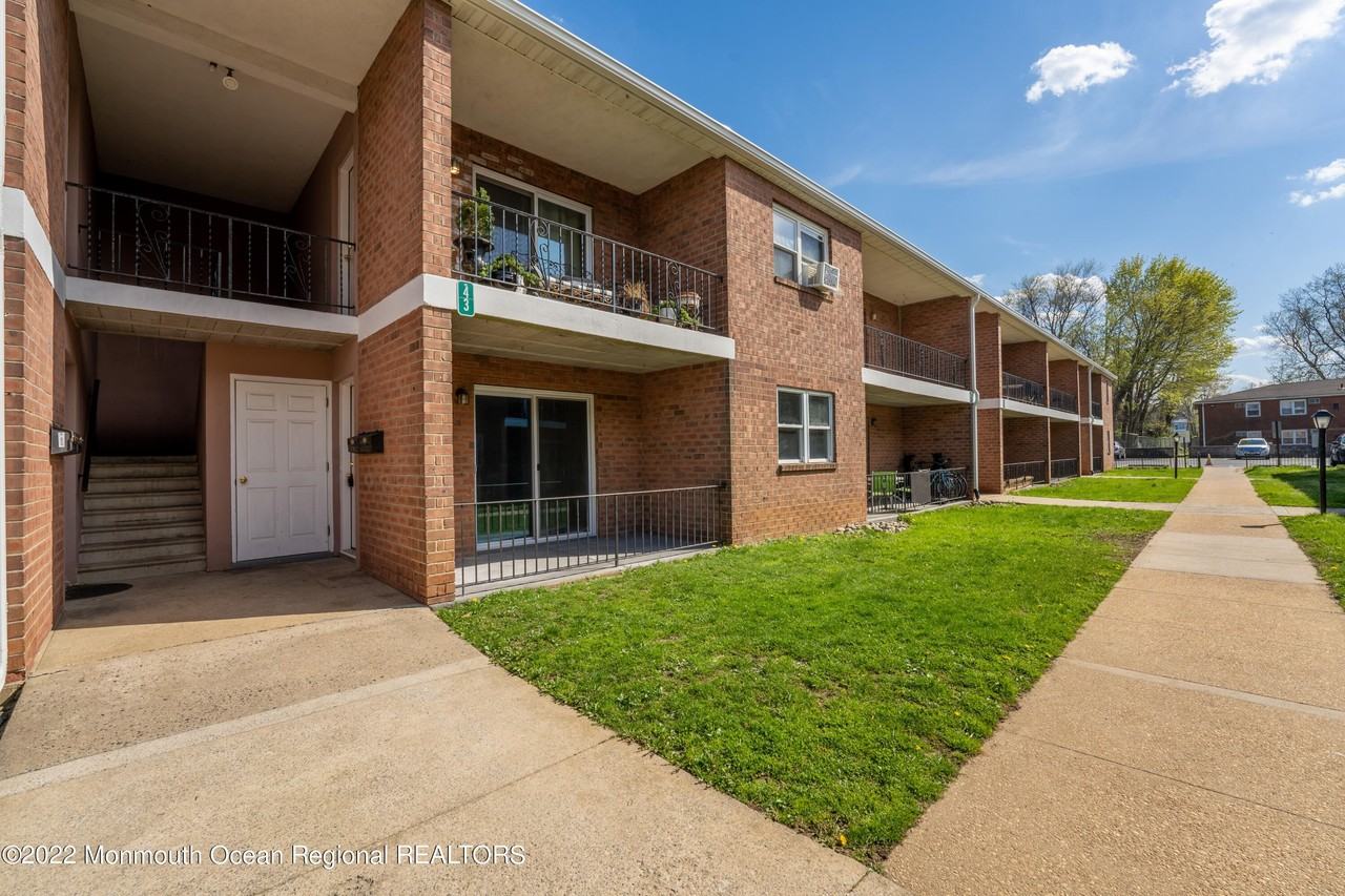 205 W End Ave Apt 4 - Photo 3 of 4