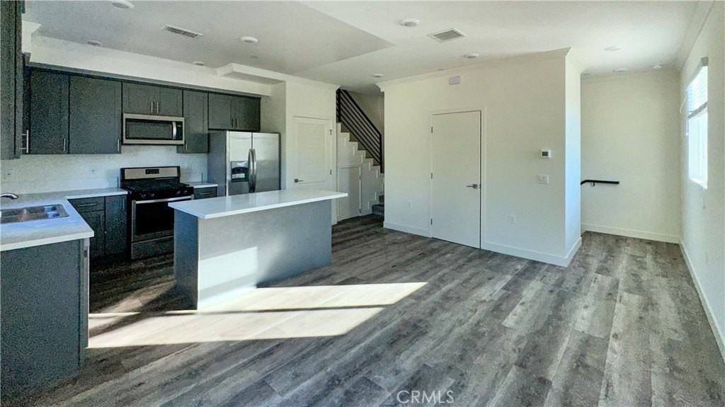 14019 Vanowen Street #104 - Photo 5 of 16