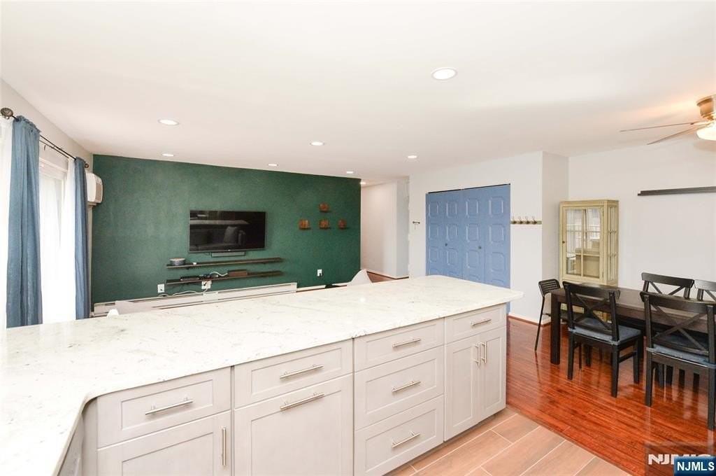 199 Bergen Tpke Apt 3j - Photo 5 of 21