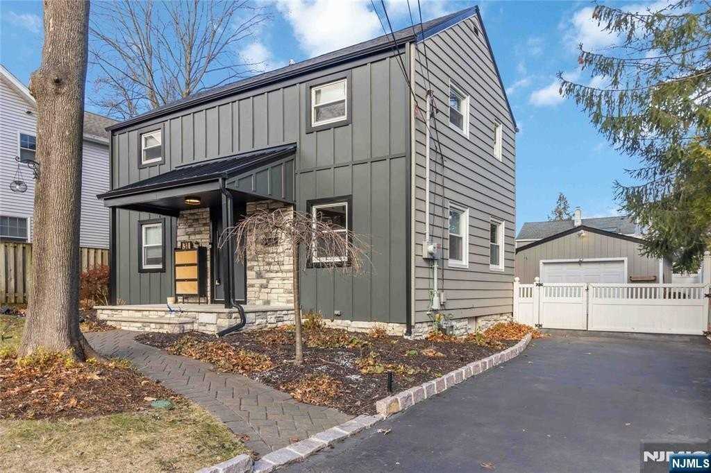 31 Sherman Ave - Photo 2 of 26