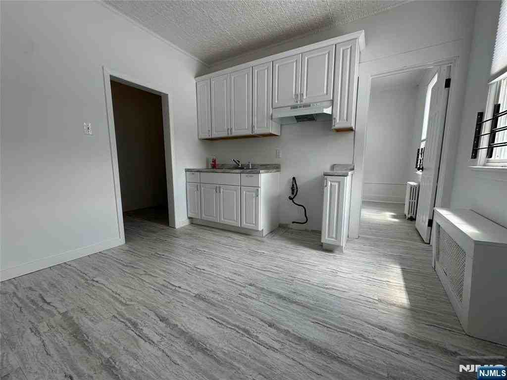 526 Valley Brook Avenue - Photo 2 of 13