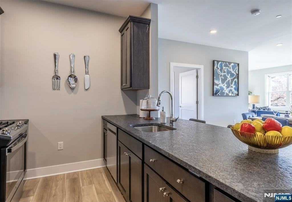 455 Livingston Street - Photo 4 of 6