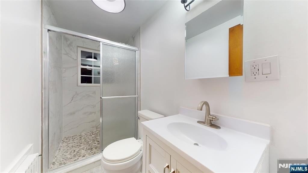 204 Philip Ave - Photo 3 of 8