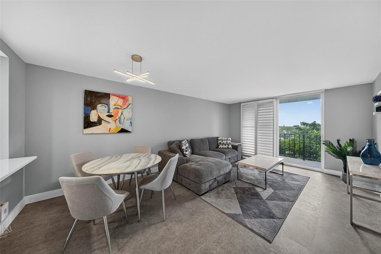 1800 North Andrews Avenue - Photo 6 of 9