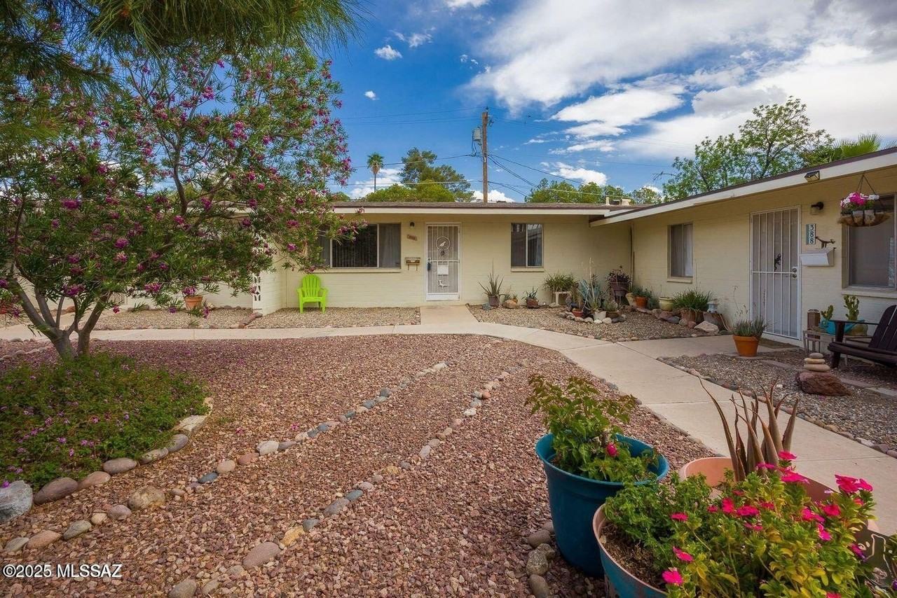 390 North Silverbell Road - Photo 2 of 19