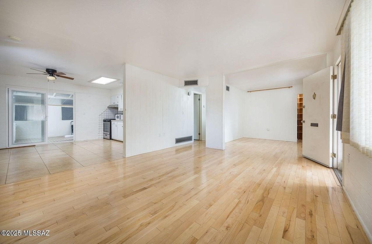 390 North Silverbell Road - Photo 4 of 19