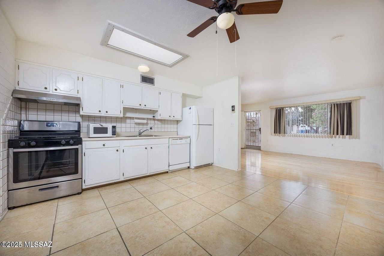 390 North Silverbell Road - Photo 6 of 19