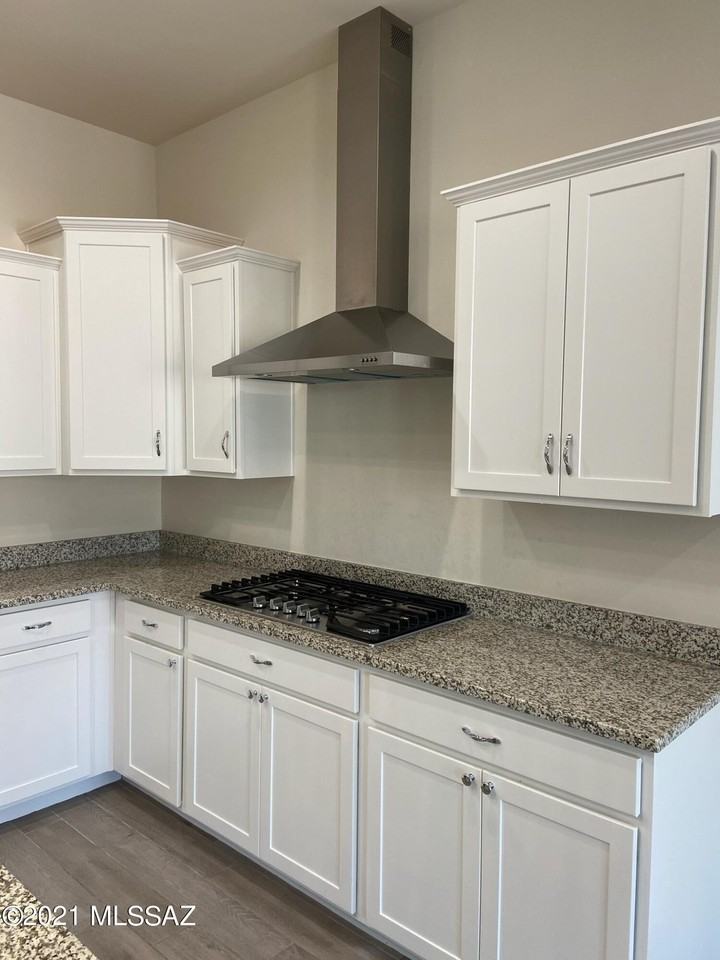 639 E Barun Valley Pl - Photo 7 of 38