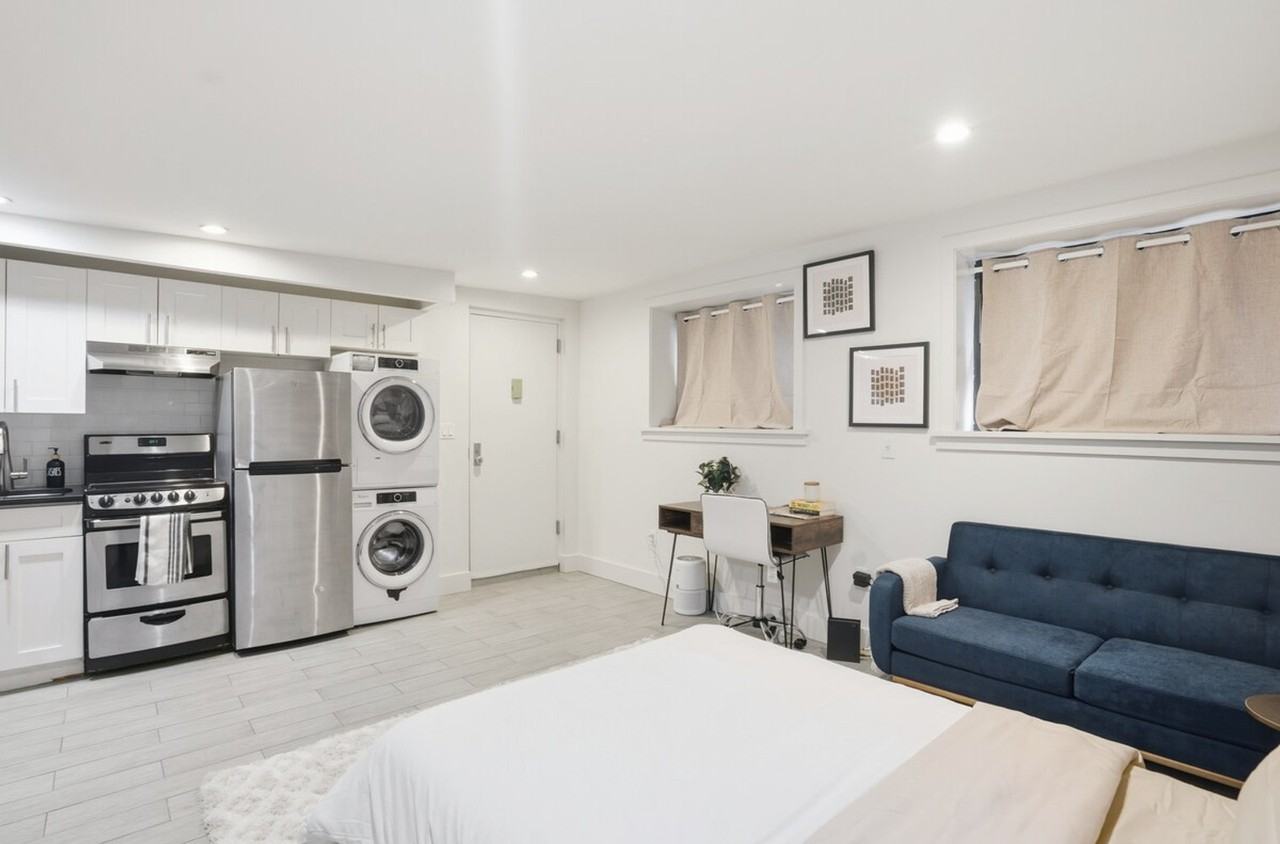 131 Avenue C #1358384P - Photo 3 of 9