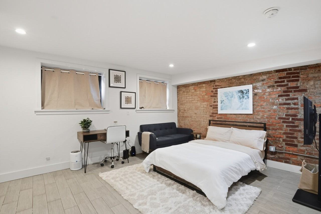 131 Avenue C #1358384P - Photo 7 of 9