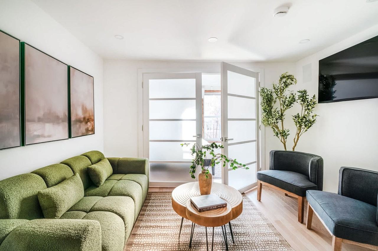 335 E 22nd St #1356853P - Photo 6 of 21