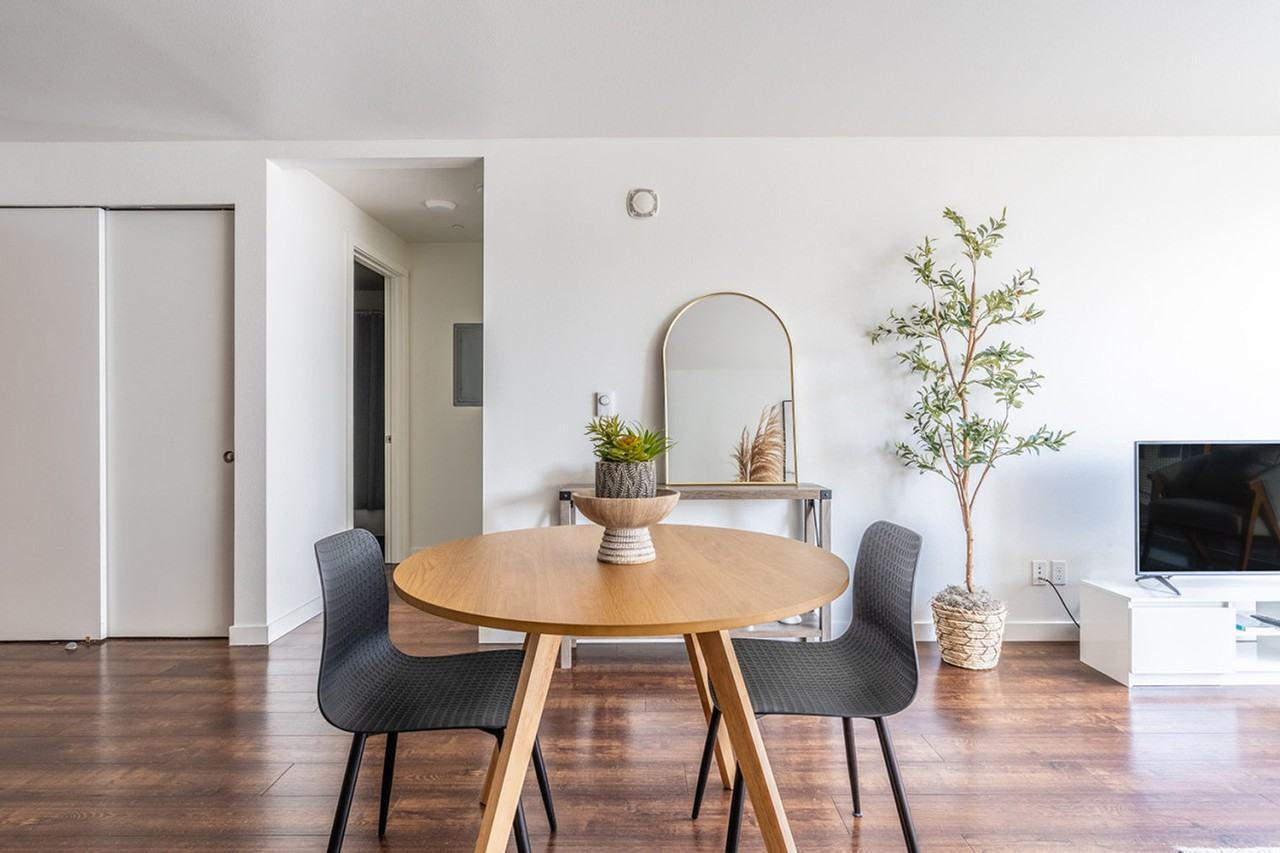 2407 E Union St #1364266P - Photo 7 of 29