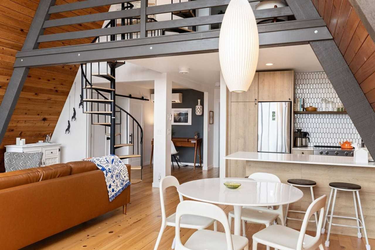 3711 Shorewood Ave #1035994P - Photo 4 of 50