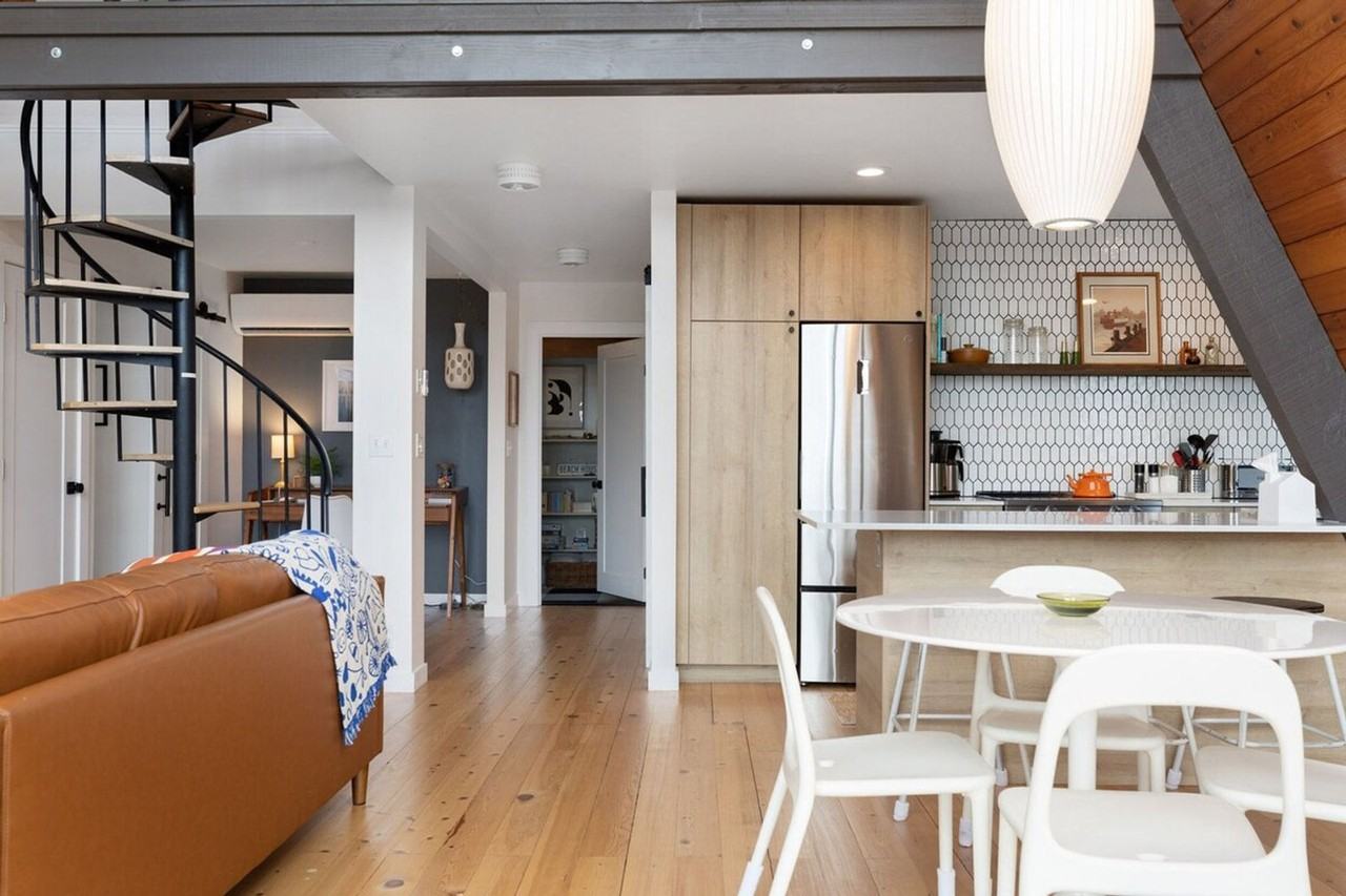 3711 Shorewood Ave #1035994P - Photo 5 of 50