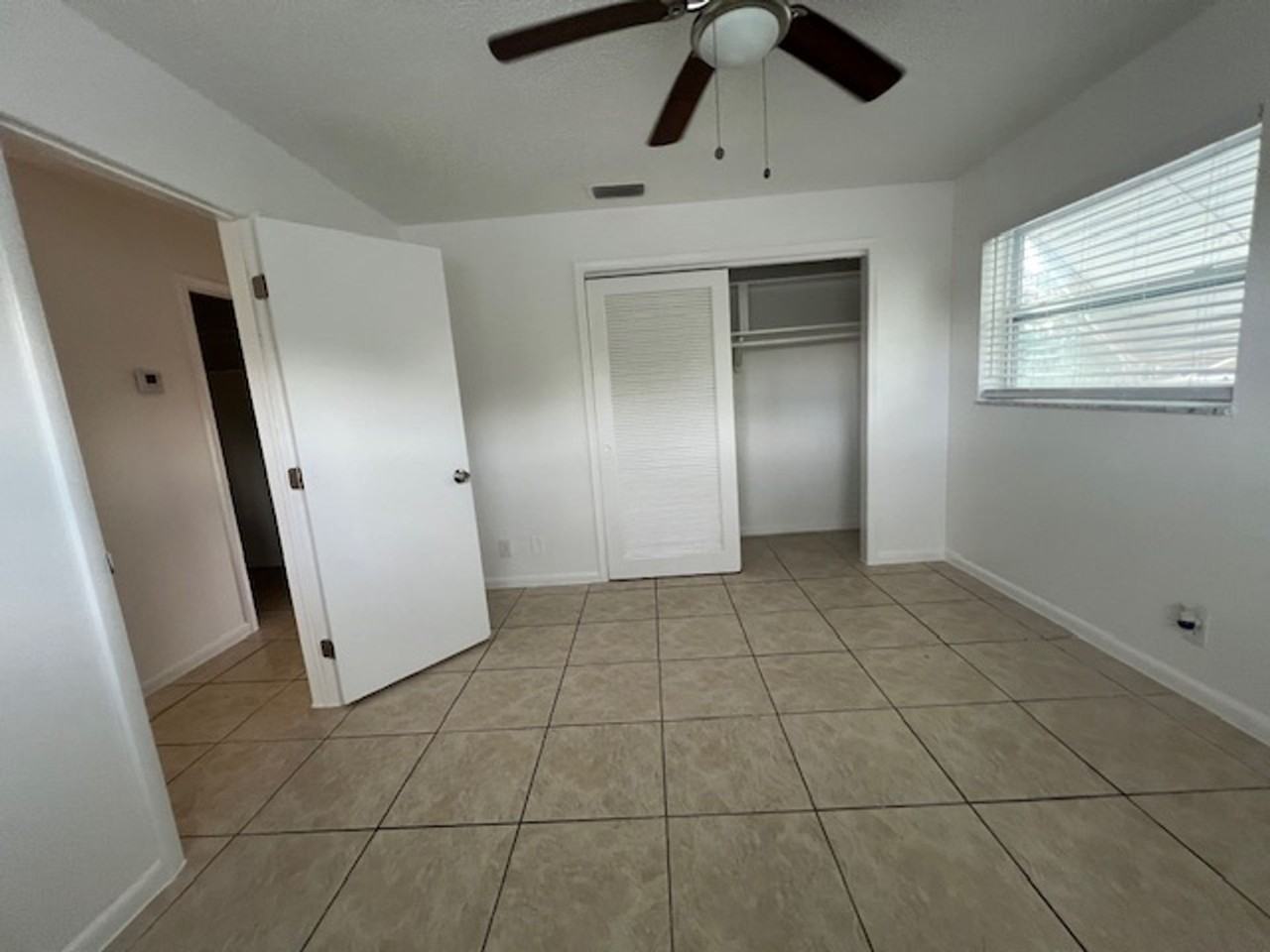 523 S K St Lake Worth, FL 33460 - Photo 7 of 9