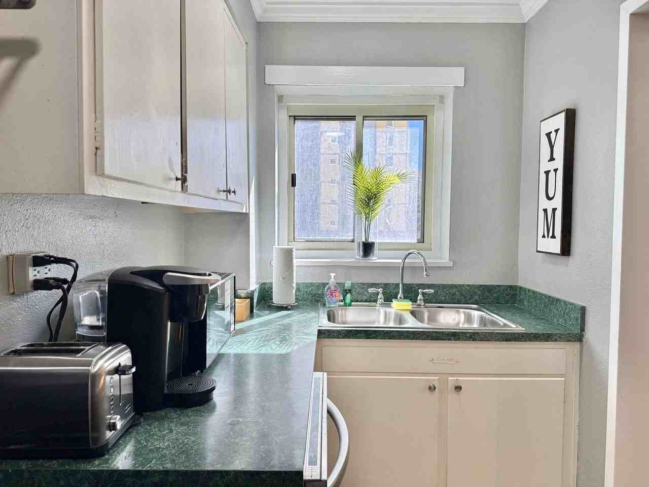 300 Peachtree Road Northeast - Photo 4 of 19