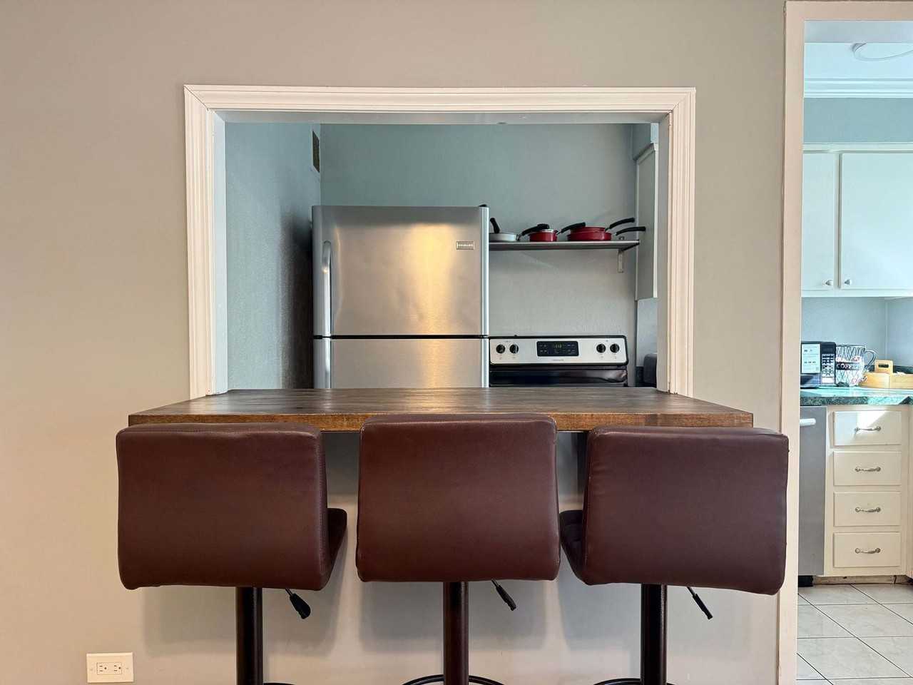 300 Peachtree Road Northeast - Photo 5 of 19