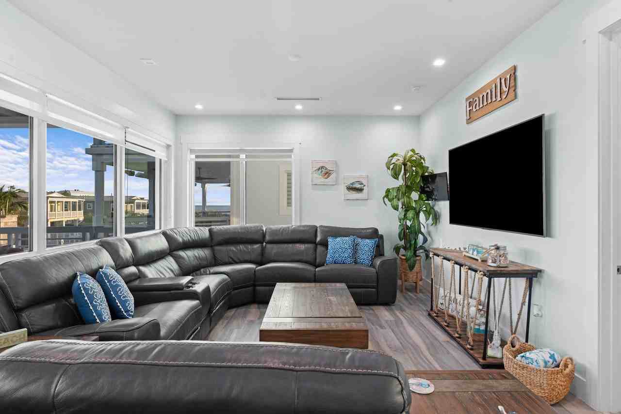 811 811 104th Street #1325586P - Photo 2 of 50