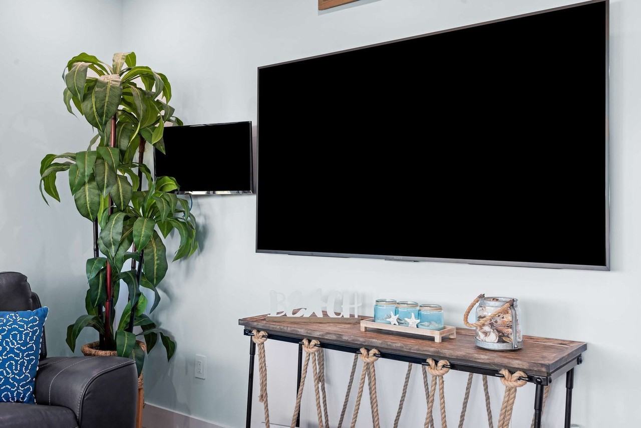 811 811 104th Street #1325586P - Photo 4 of 50