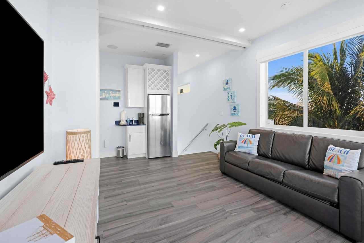 811 811 104th Street #1325586P - Photo 7 of 50