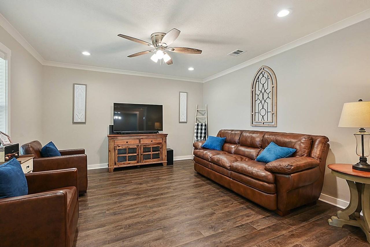 1802 Carter Creek Pkwy #1328069P - Photo 6 of 26