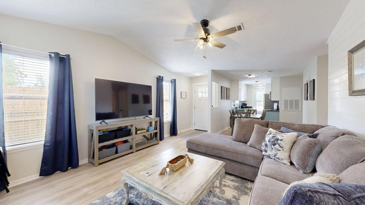 608 Navarro Dr #1328096P - Photo 2 of 29