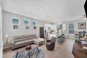 featured image of 2147 Hofstaat