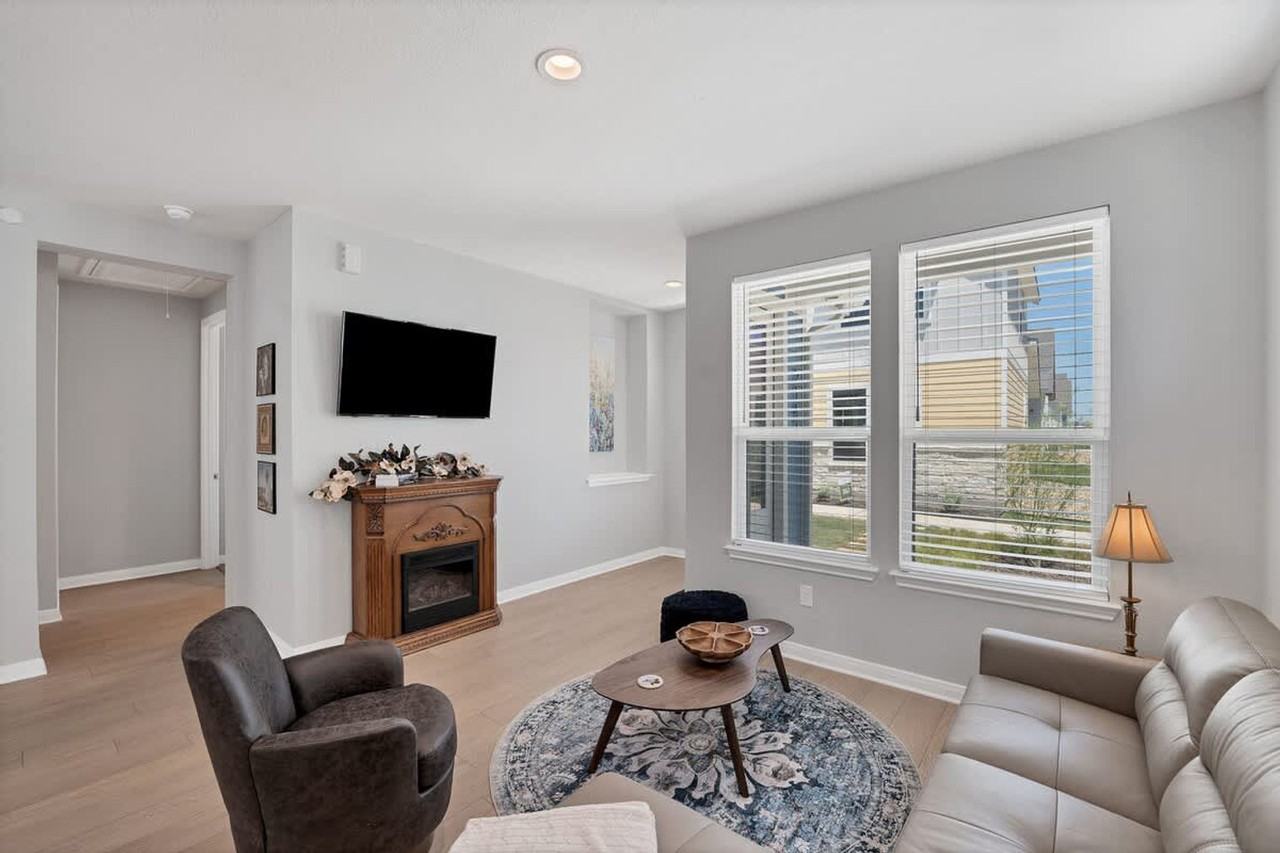 2147 Hofstaat #1351223P - Photo 2 of 16