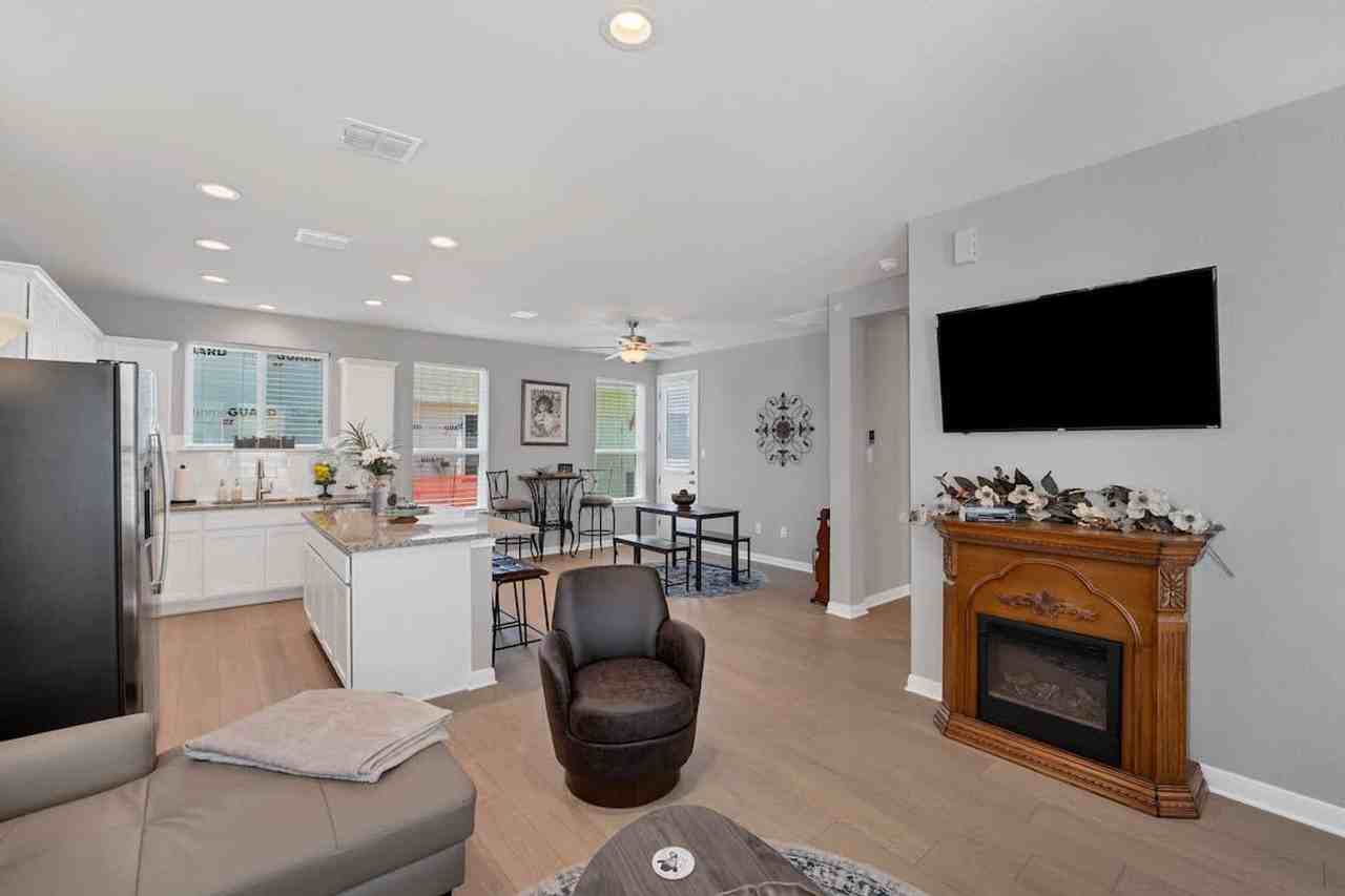 2147 Hofstaat #1351223P - Photo 3 of 16