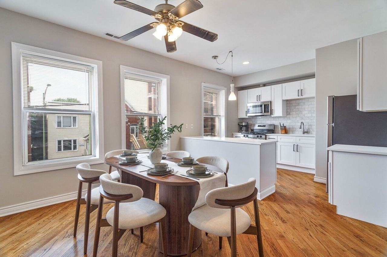 2214 W Barry Ave #1359762P - Photo 7 of 21