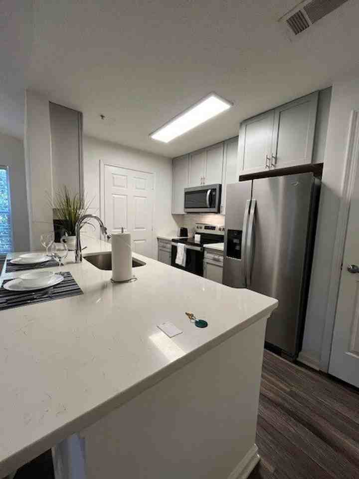 2555 Old Milton Pkwy #1324942P - Photo 2 of 12