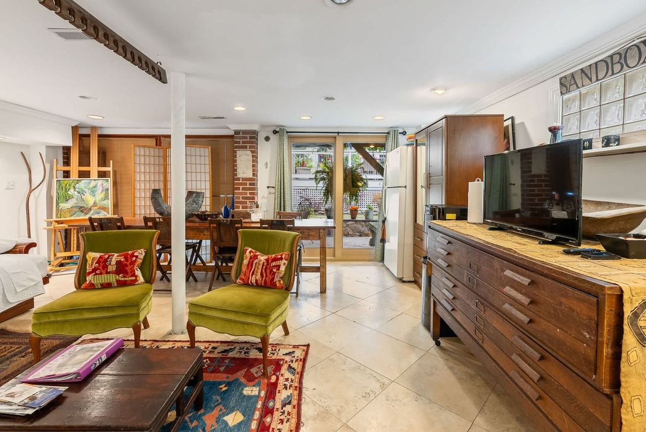 1023 Crawford St #1225518P - Photo 3 of 37