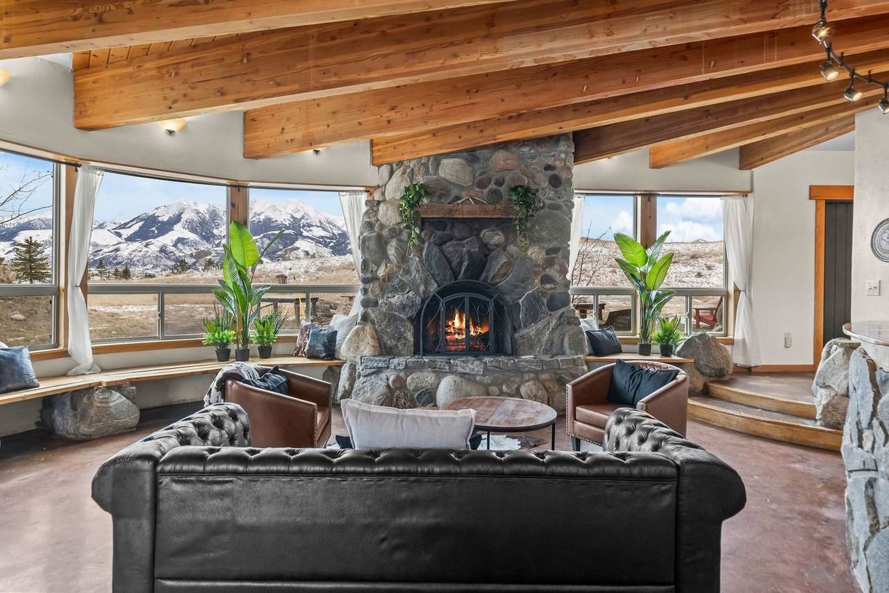 84 Arcturus Dr #1366038P - Photo 4 of 50