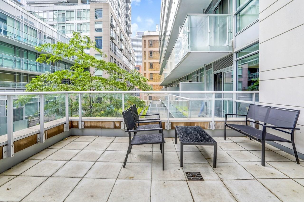 150 Simcoe St #1366313P - Photo 6 of 35