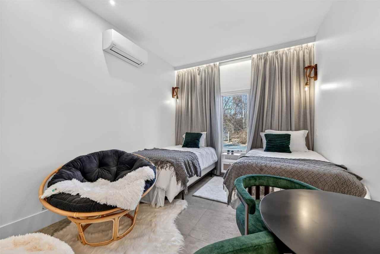 443 Clove Road #1366355P - Photo 2 of 23