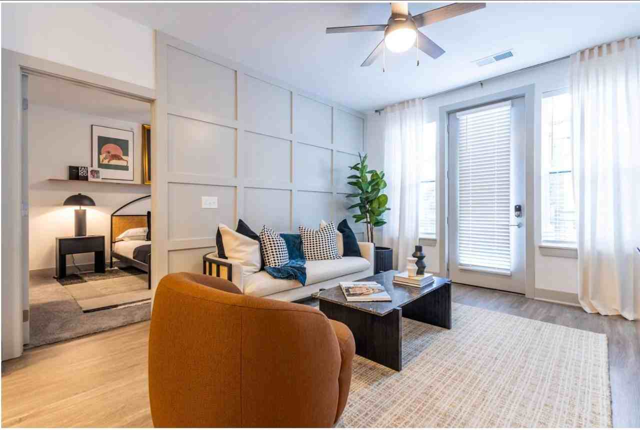 2039 Woodburn Ave #1364149P - Photo 2 of 28