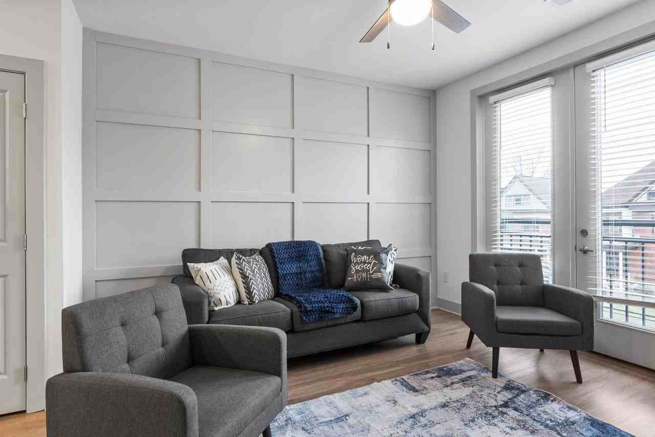 2039 Woodburn Ave #1364149P - Photo 3 of 28