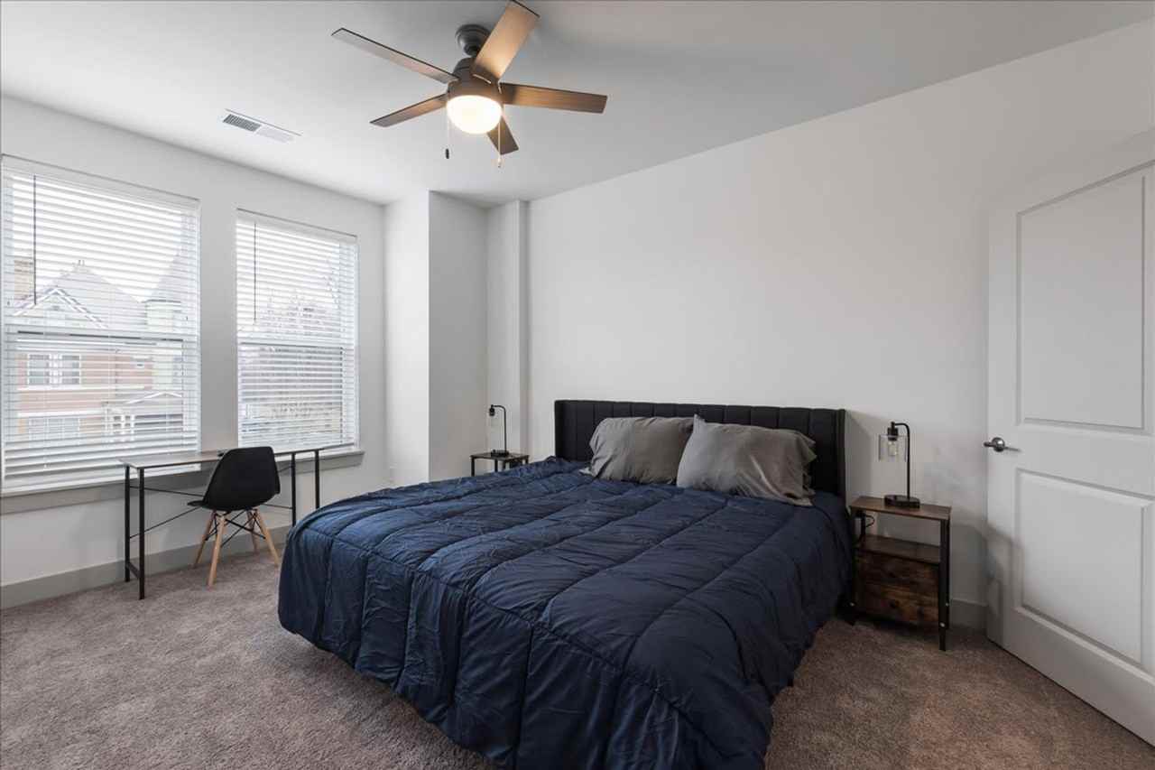 2039 Woodburn Ave #1364149P - Photo 7 of 27