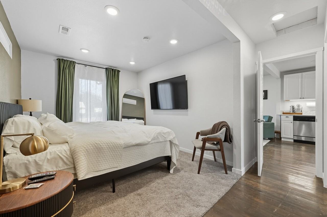 1123 Prosser Ave #1324036P - Photo 6 of 44