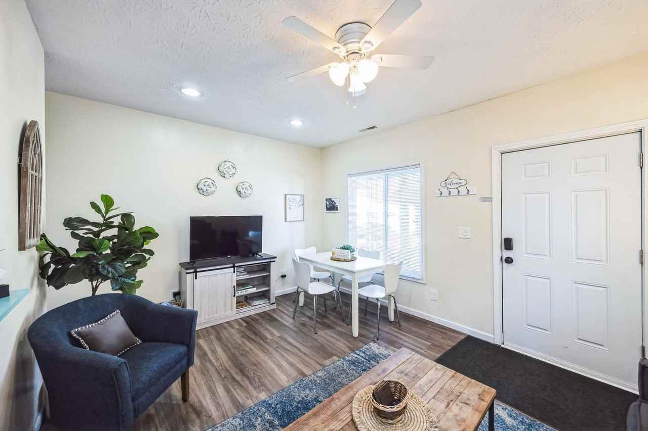 105 Ash St #1364141P - Photo 4 of 24