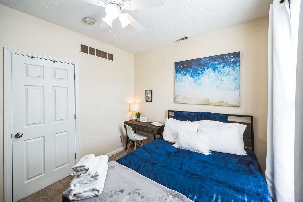 105 Ash St #1364141P - Photo 6 of 24